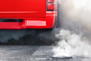 gas di scarico automobile