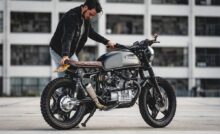 Motociclista con la moto